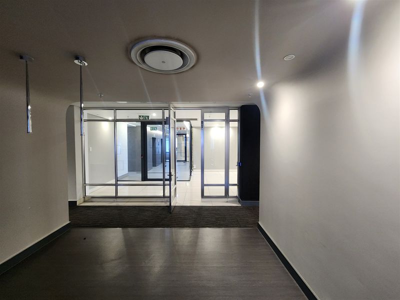1407,8m2 Offices to let in Morningside, Sandton - Photo 6