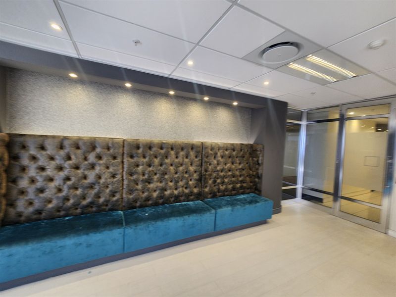 1407,8m2 Offices to let in Morningside, Sandton - Photo 10