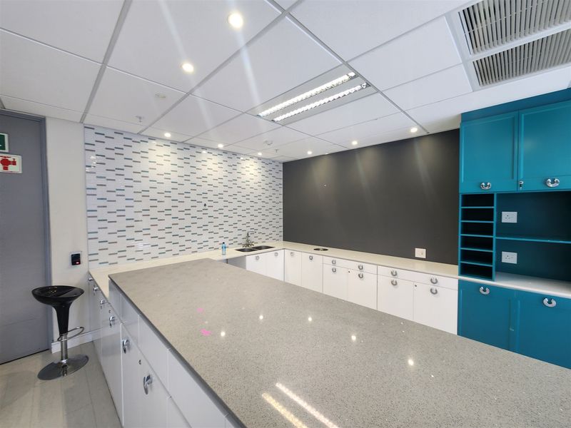 1407,8m2 Offices to let in Morningside, Sandton - Photo 9