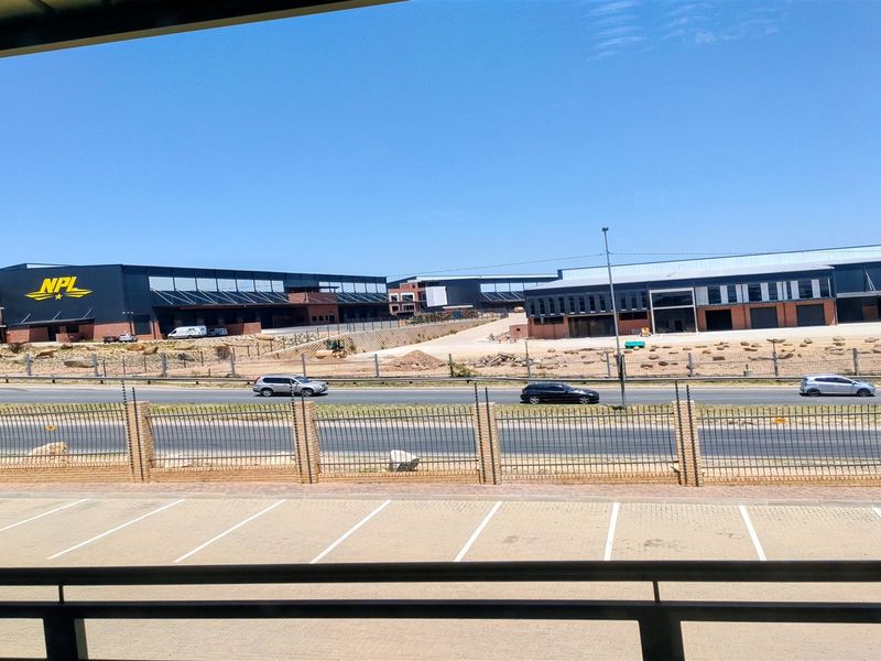 517m2  Warehouse  - TO LEASE - Photo 4