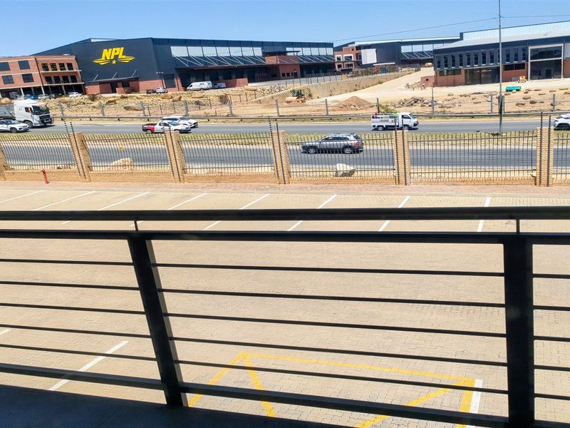 517m2  Warehouse  - TO LEASE - Photo 5
