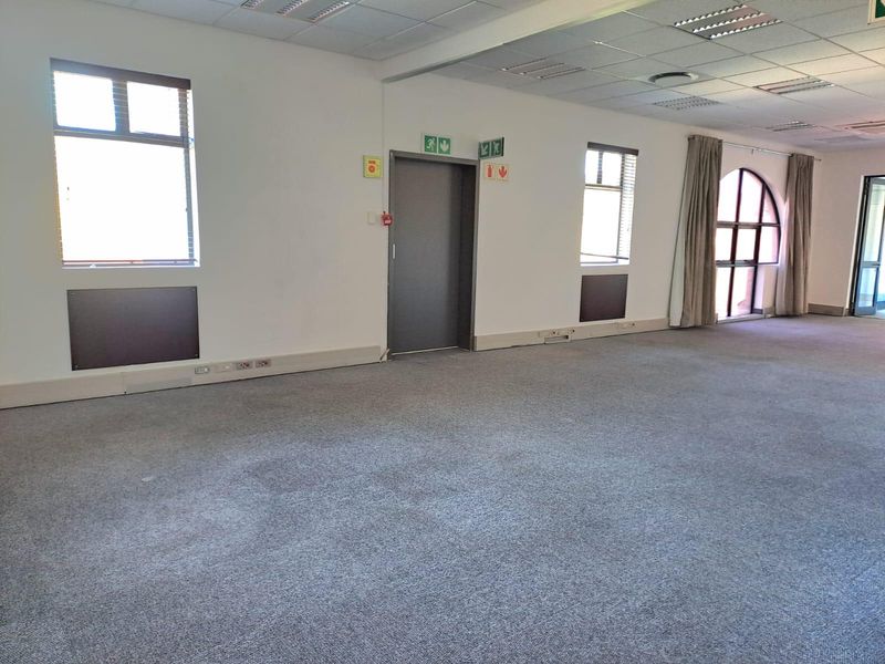 4th Floor Prime Office Space to Let In Tygervalley - Photo 10