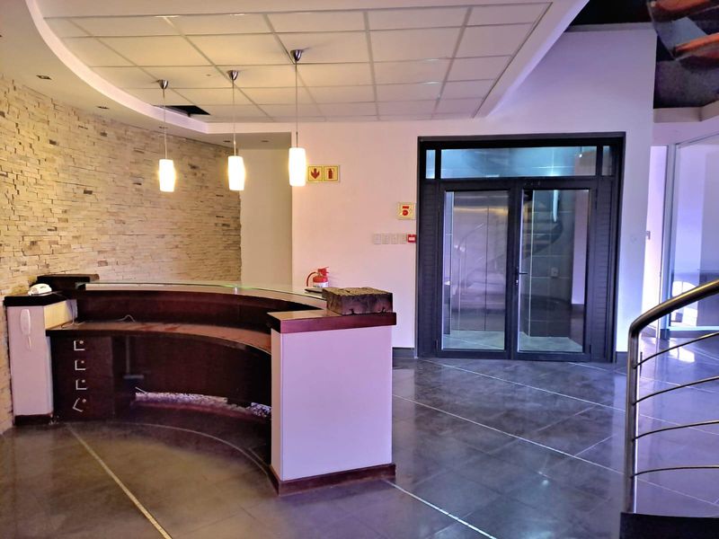 4th Floor Prime Office Space to Let In Tygervalley - Photo 4