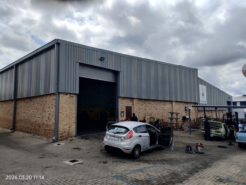 947m2  Warehouse  - TO LEASE or FOR SALE at R8 807 100,00 plus vat - Photo 6