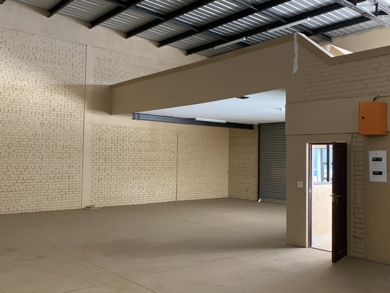 Warehouse to let in Pomona - Photo 10
