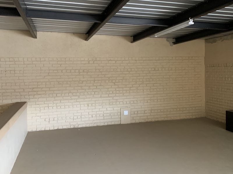 Warehouse to let in Pomona - Photo 8