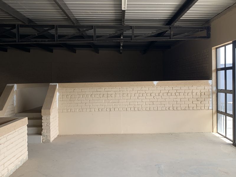Warehouse to let in Pomona - Photo 5