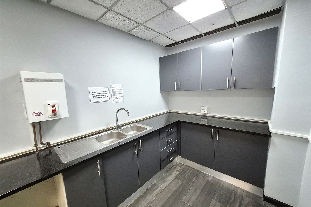 Offices to let in Rosebank - Photo 3