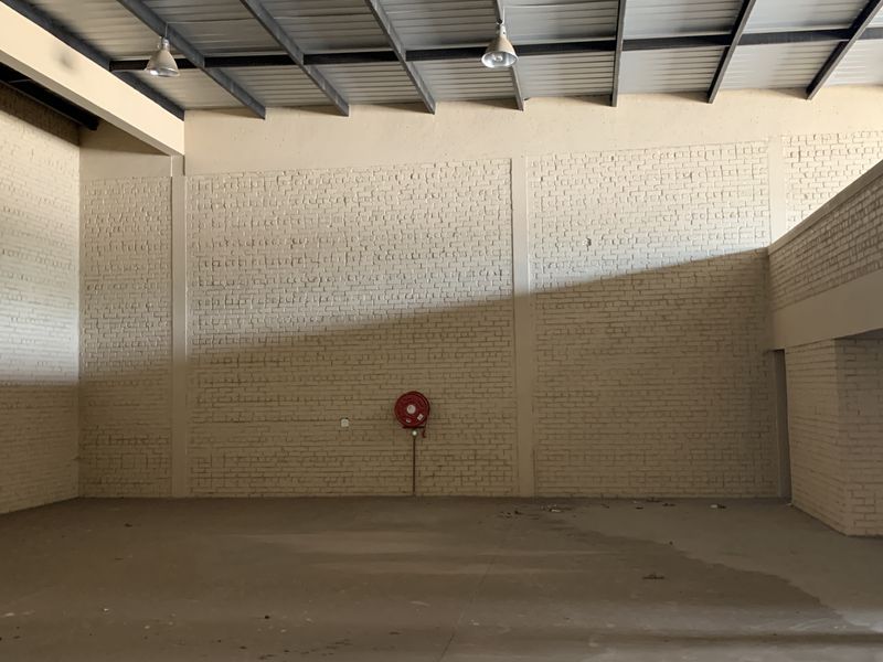 Warehouse to let in Pomona - Photo 10