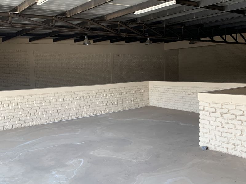 Warehouse to let in Pomona - Photo 6