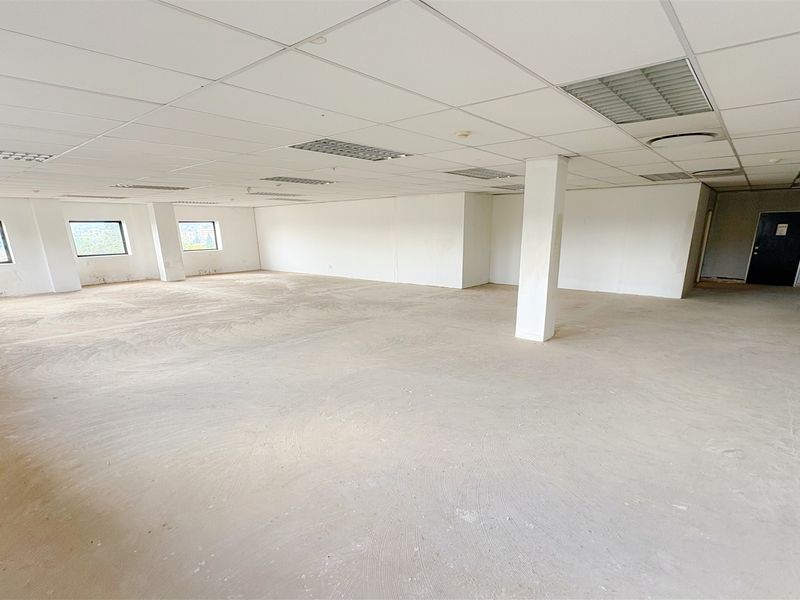 273m2 office space to let in Bedfordview - Photo 2