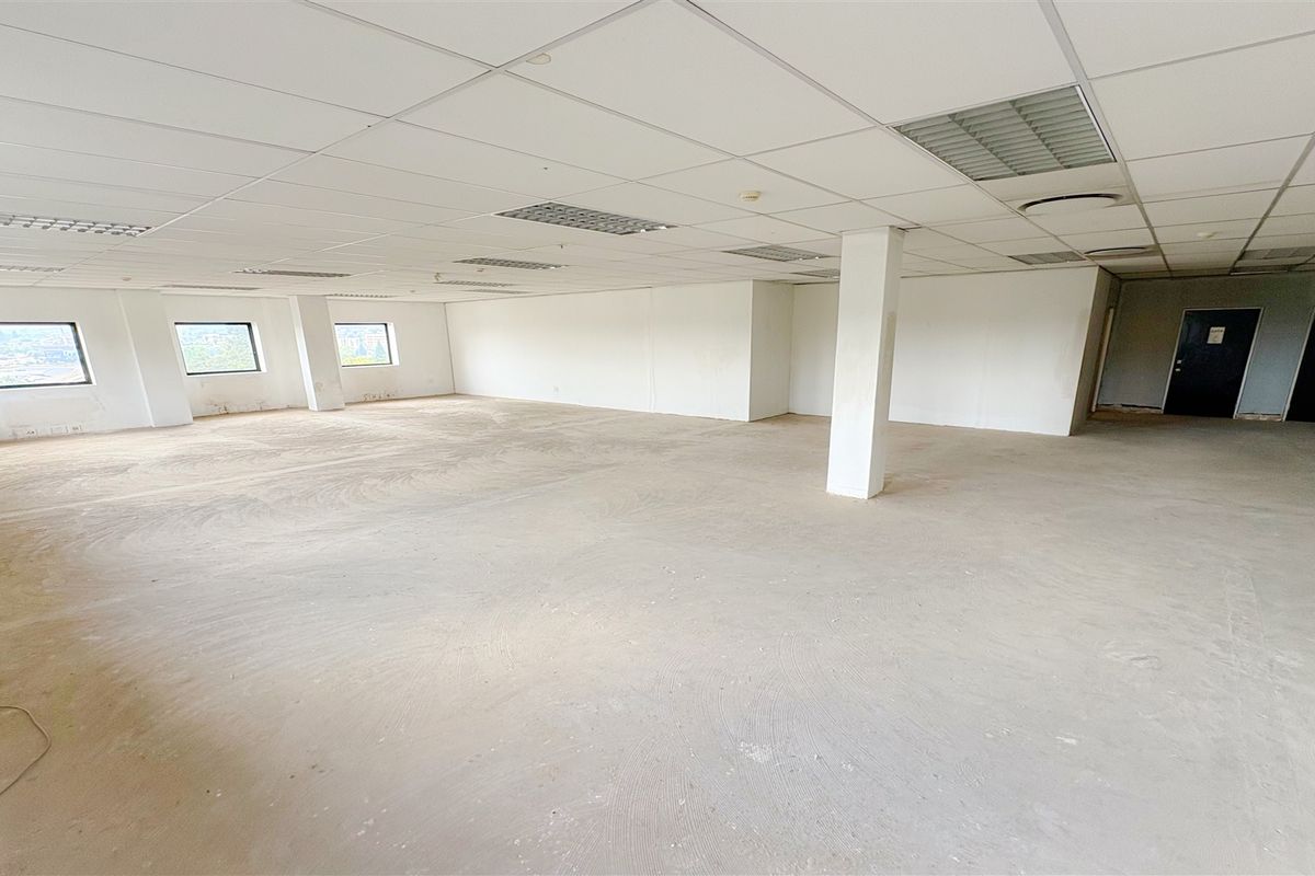 273m2 office space to let in Bedfordview - Photo 3