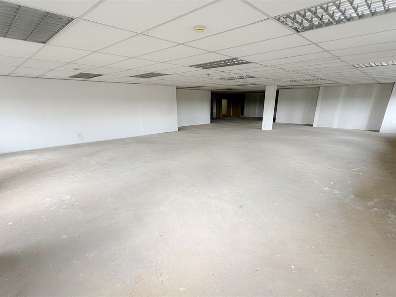 273m2 office space to let in Bedfordview - Photo 3
