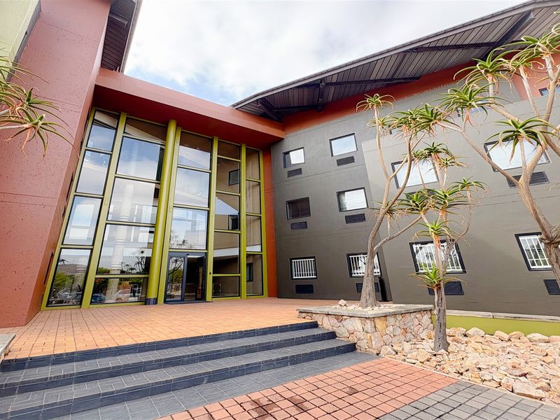 273m2 office space to let in Bedfordview - Photo 8