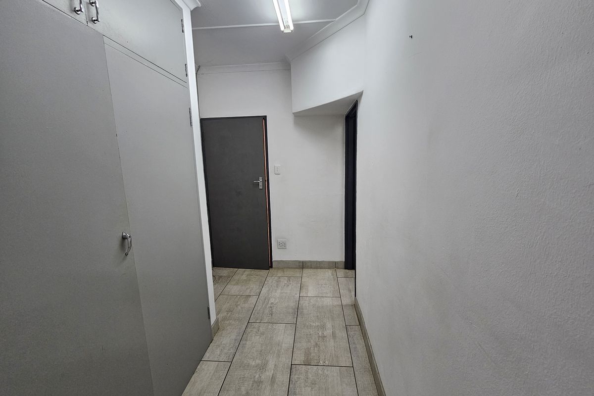 TO LET - SMALL OFFICE/RETAIL SPACE CLUBVIEW CENTURION - Photo 5