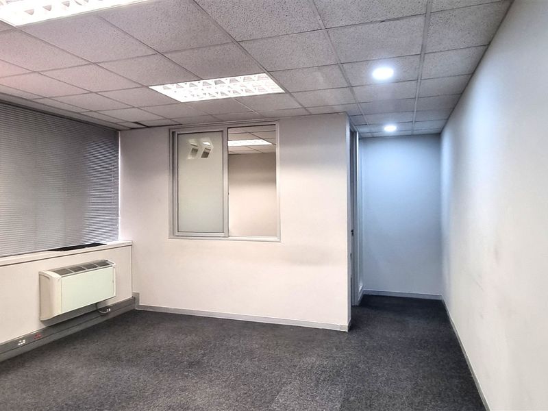 Office space to let on the Ground floor in The Woodlands Office Park - Photo 8