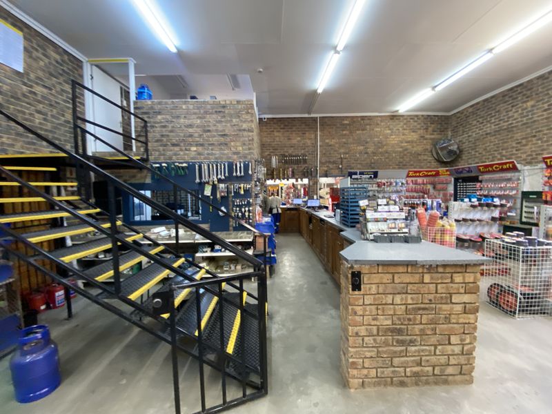 Prime Retail or Commercial Property in Glen Austin – Excellent Exposure and Accessibility - Photo 9