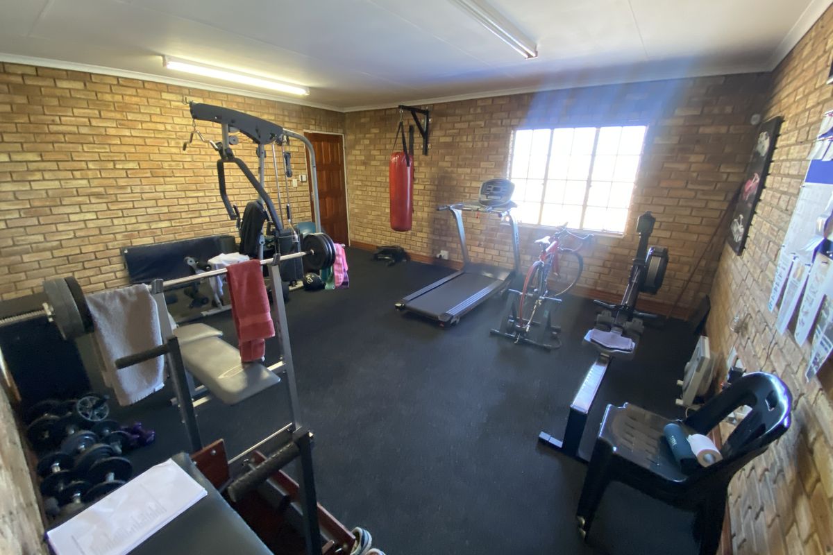 Prime Retail or Commercial Property in Glen Austin – Excellent Exposure and Accessibility - Photo 3