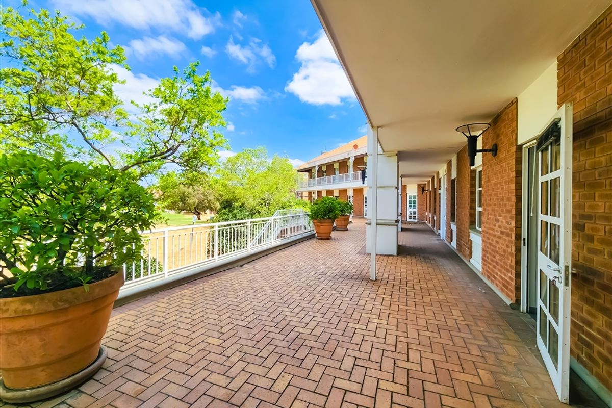 425m2 Ground Floor Office to Let in Fourways Golf Park - Photo 5