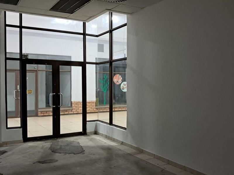 31m2 Retail space TO LET in Eco Park - Photo 2
