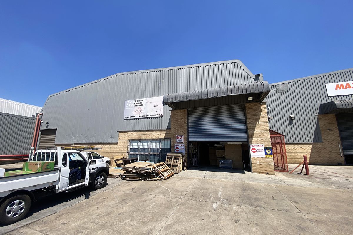 Prime 1,653m2 Industrial Facility to Rent in Corporate Park South, Midrand - Photo 2