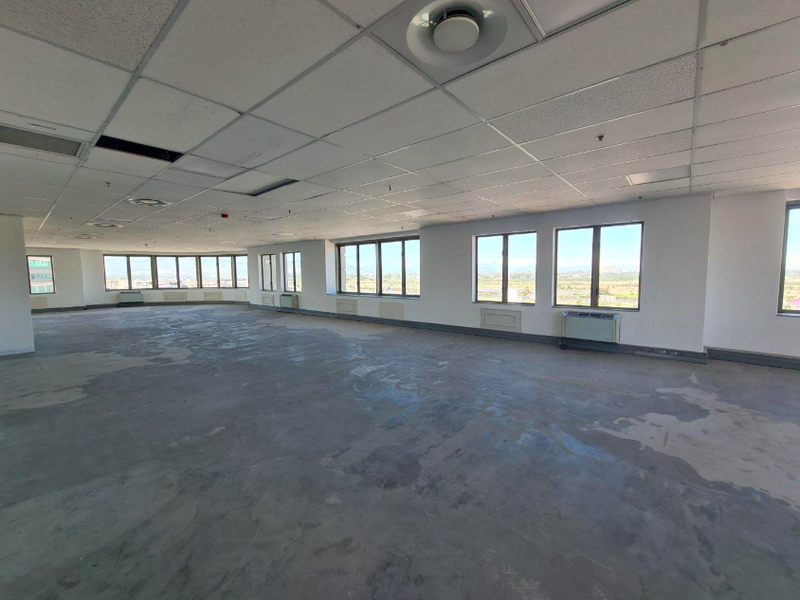 Unique 592m2 Office Space to Let in Century City - Photo 6