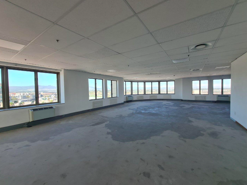 Unique 592m2 Office Space to Let in Century City - Photo 5