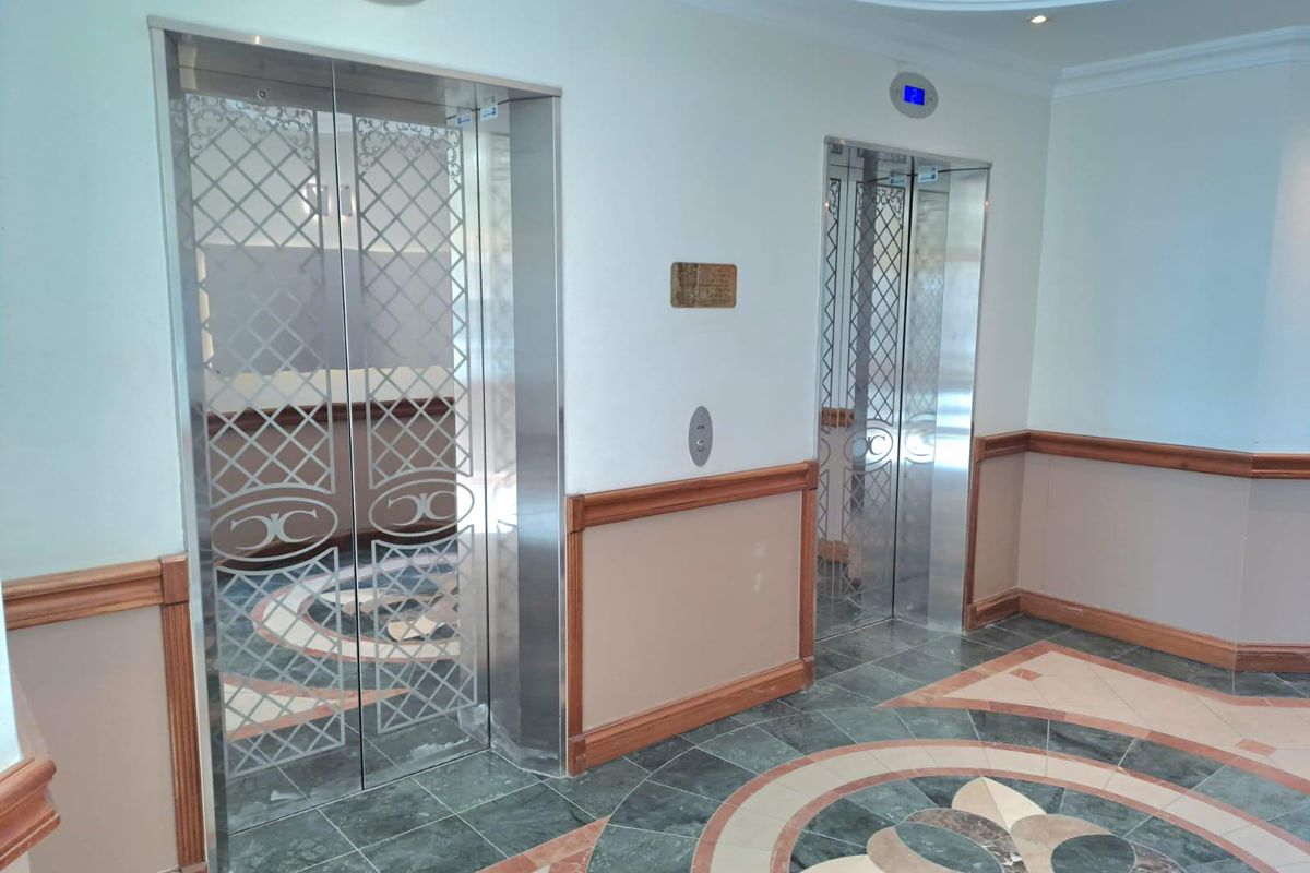 Unique 592m2 Office Space to Let in Century City - Photo 2