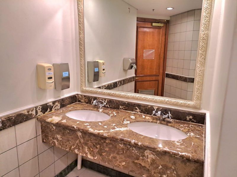 Unique 592m2 Office Space to Let in Century City - Photo 9