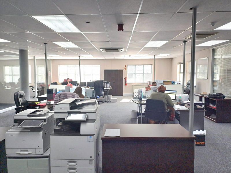 476m2 Ground Floor Office Space to Let in Century City - Photo 9