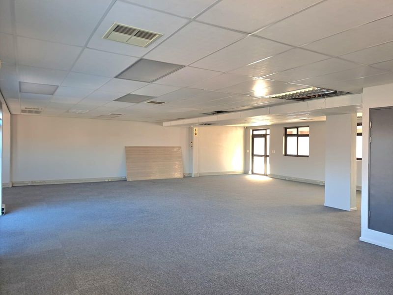 4th Floor Cnr office Space to Let in Century City - Photo 10