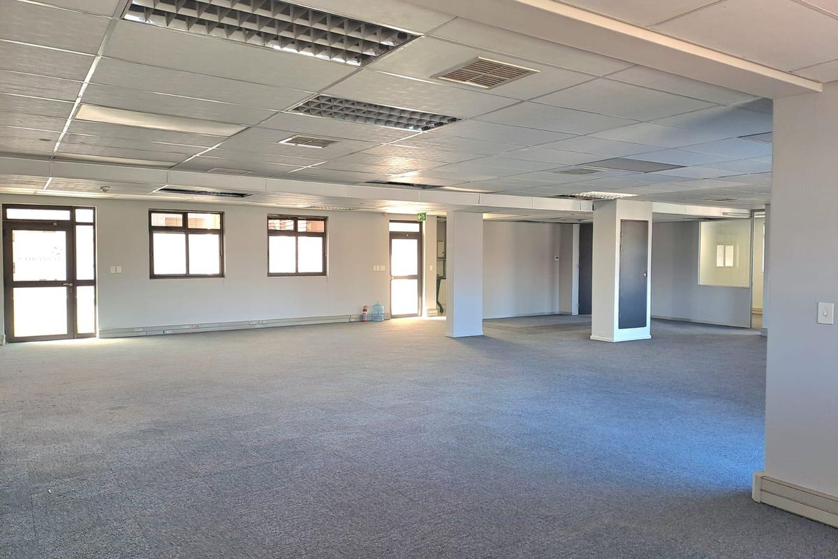 4th Floor Cnr office Space to Let in Century City - Photo 4