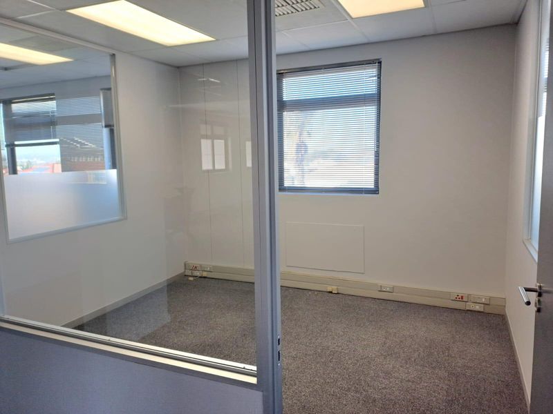 4th Floor Cnr office Space to Let in Century City - Photo 7