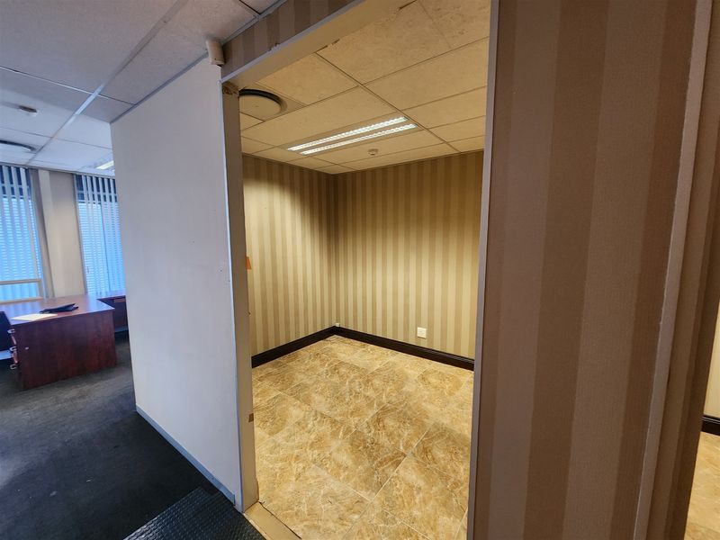 Offices to let in Sandton - Photo 4