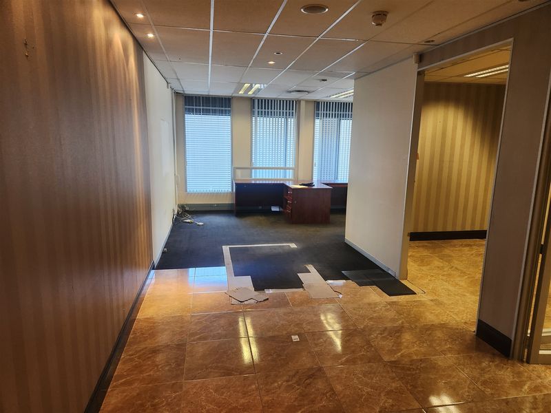 Offices to let in Sandton - Photo 2