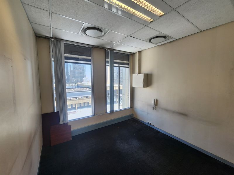 Offices to let in Sandton - Photo 9