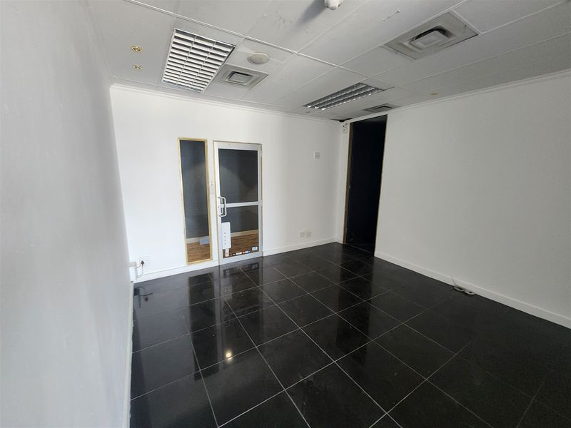 Offices to let in Sandton - Photo 4