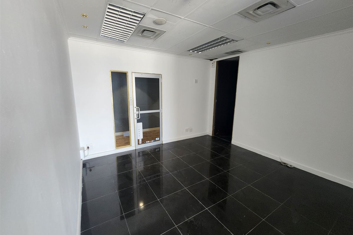 Offices to let in Sandton - Photo 4