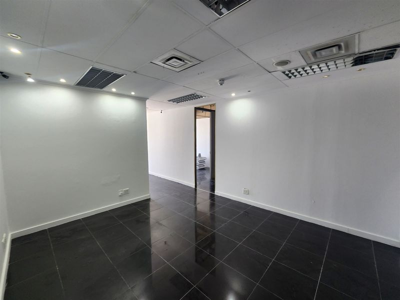 Offices to let in Sandton - Photo 9