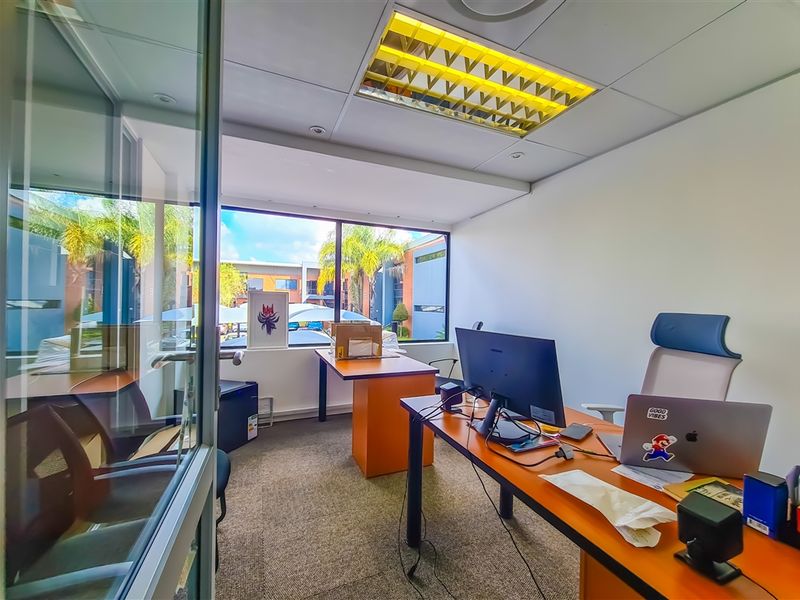 150m2 Office to Let in Willowbrook Office Park - Photo 9