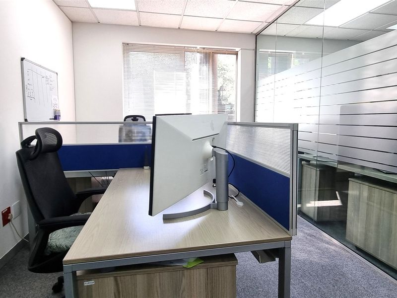 Beautifully Furnished Office Space to let in The Woodlands - Photo 9