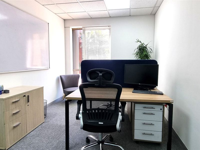 Beautifully Furnished Office Space to let in The Woodlands - Photo 8