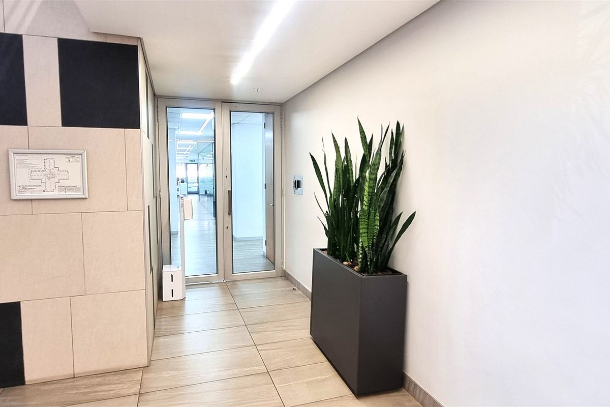 Beautifully Furnished Office Space to let in The Woodlands - Photo 3