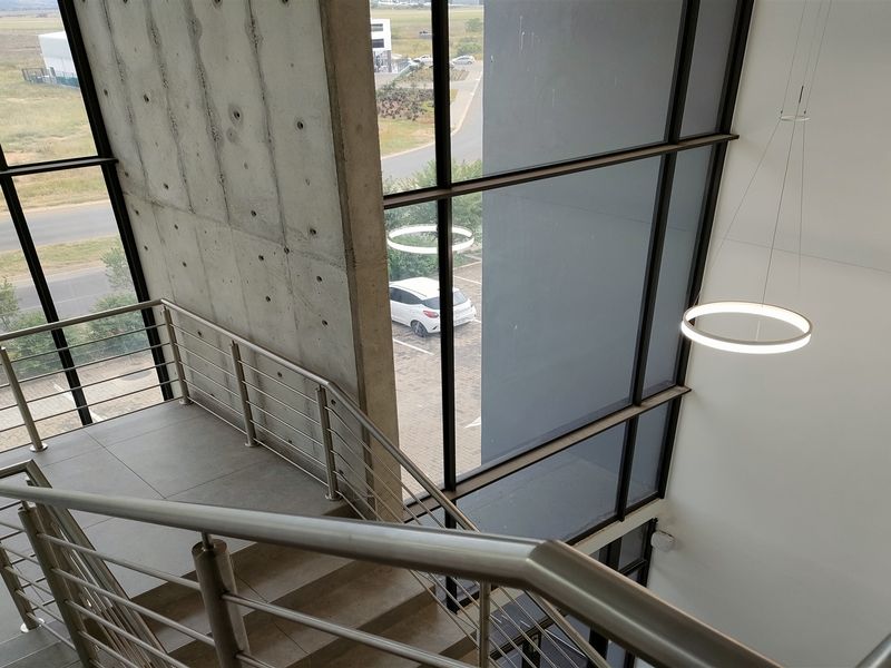 1122m2  Warehouse  - TO LEASE - Photo 7