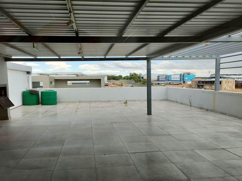 1122m2  Warehouse  - TO LEASE - Photo 9