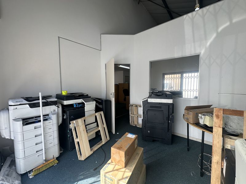 Montague Gardens - Commercial Space to Let! - Photo 10