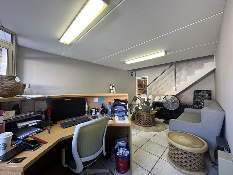 Industrial Unit To Let - Killarney Gardens! - Photo 10