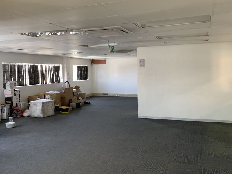 Industrial facility to let in Linbro Park - Photo 10