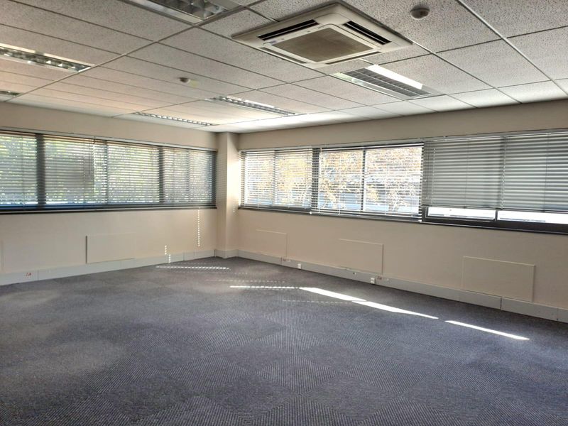 Spacious Ground Floor Office Space To Let In Golf Park 3 Pinelands - Photo 8