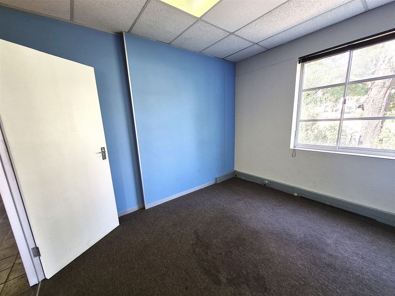 Offices to let in Hyde Park, Sandton - Photo 6